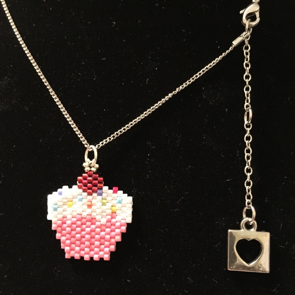 MY LITTLE CUPCAKE Necklace & Earrings - Picture 4 of 5